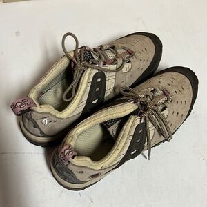 Cabela's Gore-Tex Vibram Hiking Shoes Women's 11M BEAUTIFUL SHAPE